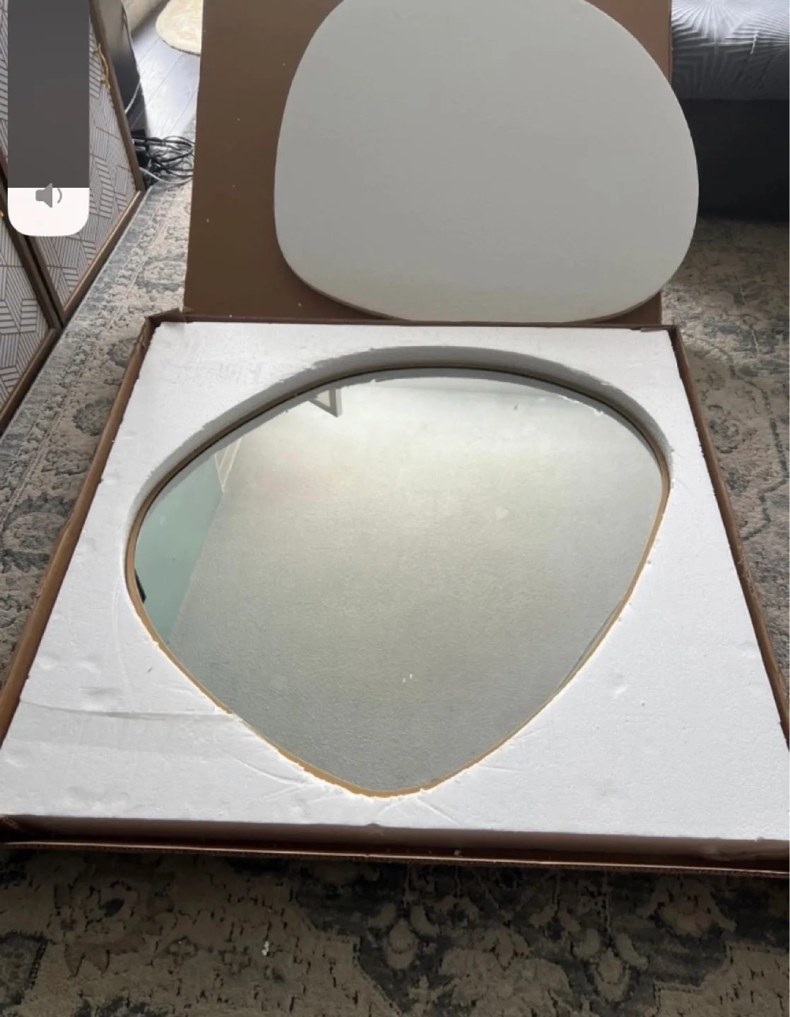 Modern Abstract Gold Framed Wall Mirror image indicator(4)