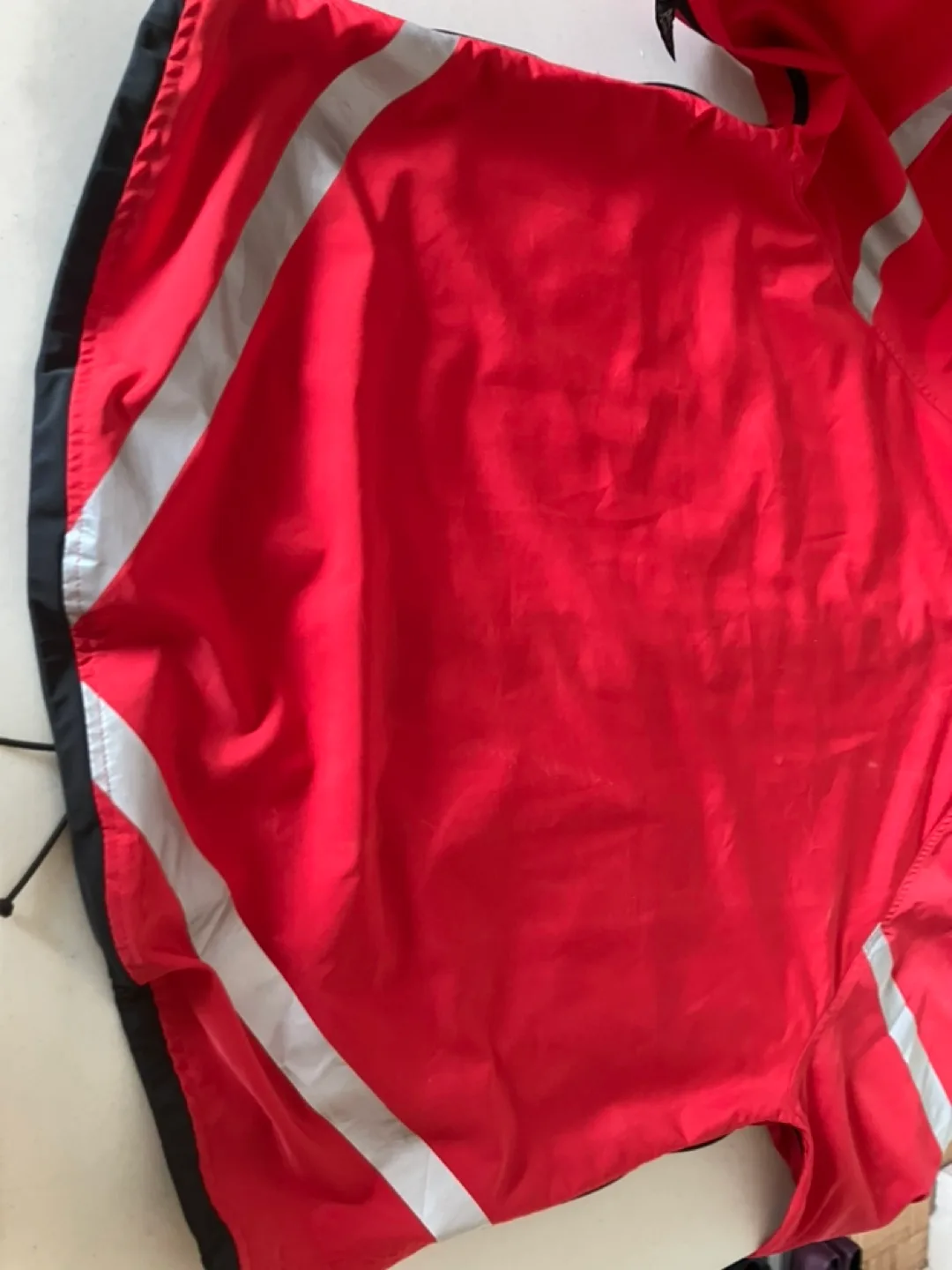 Running Room Fit-Wear Red Running Jacket image indicator(6)