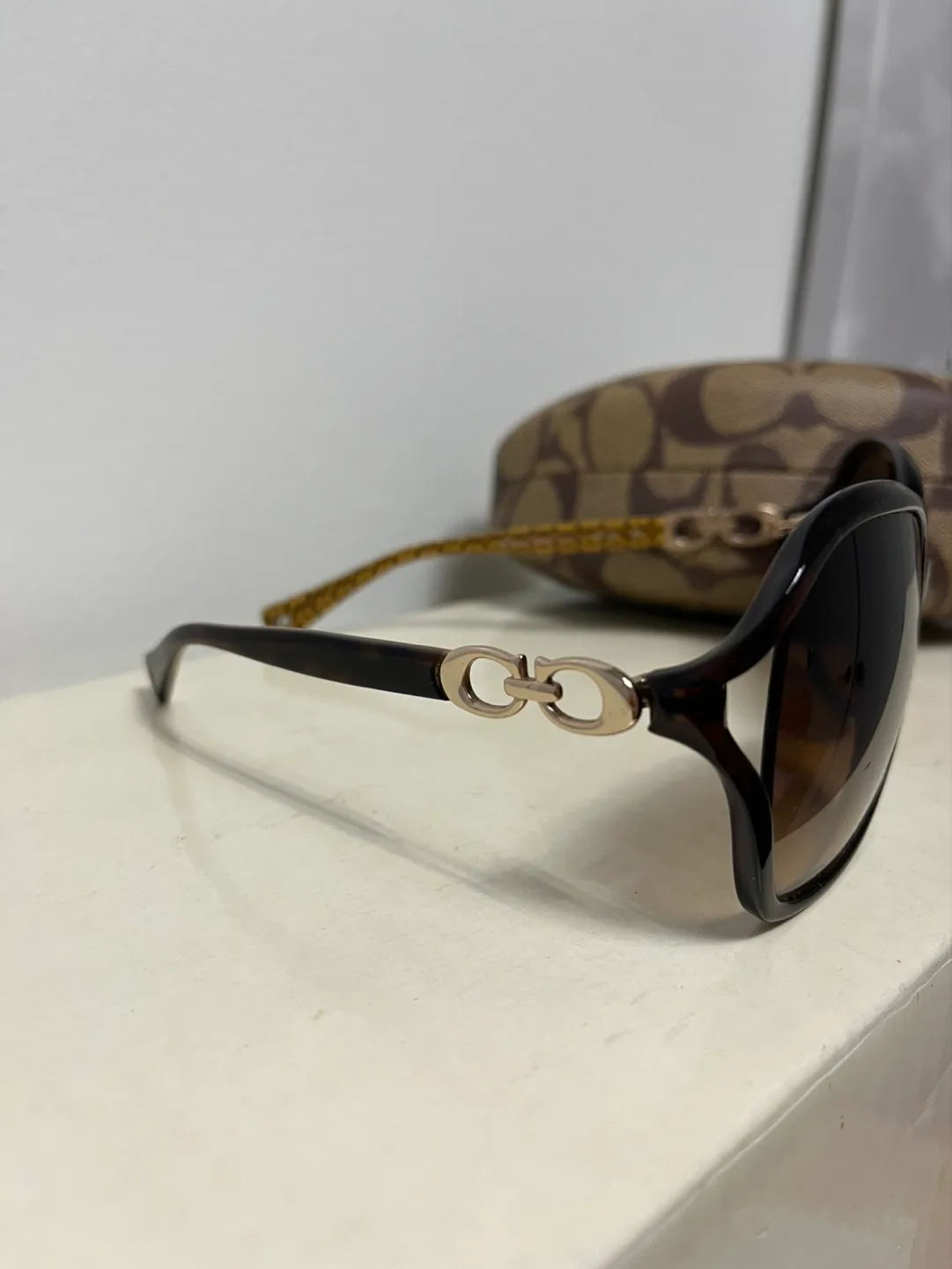 Coach Sunglasses 3018 Natasha Brown Gradient Lenses image indicator(2)