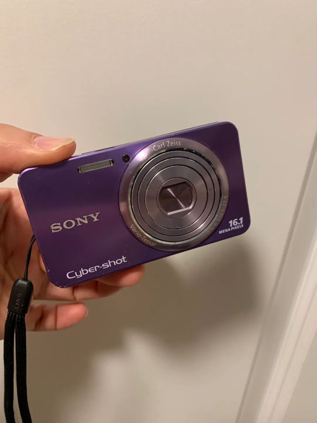 Sony Cyber-shot W570 Purple Digital Camera image indicator(2)