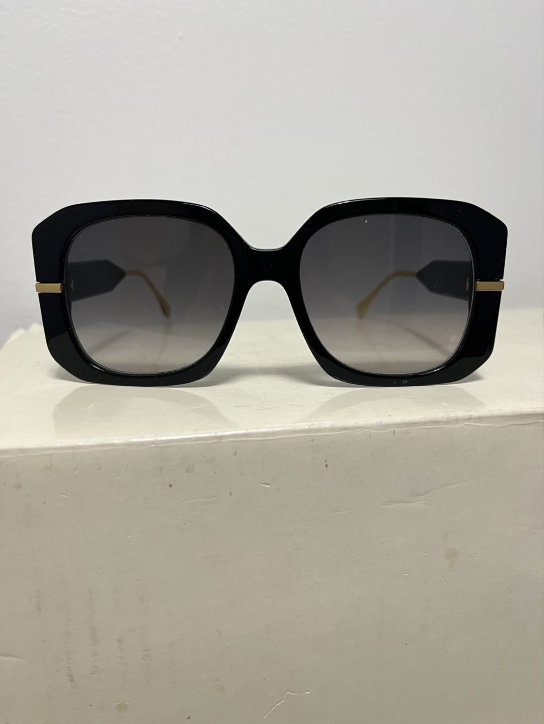 Fendi Sunglasses - Black Frame, Gradient Lenses