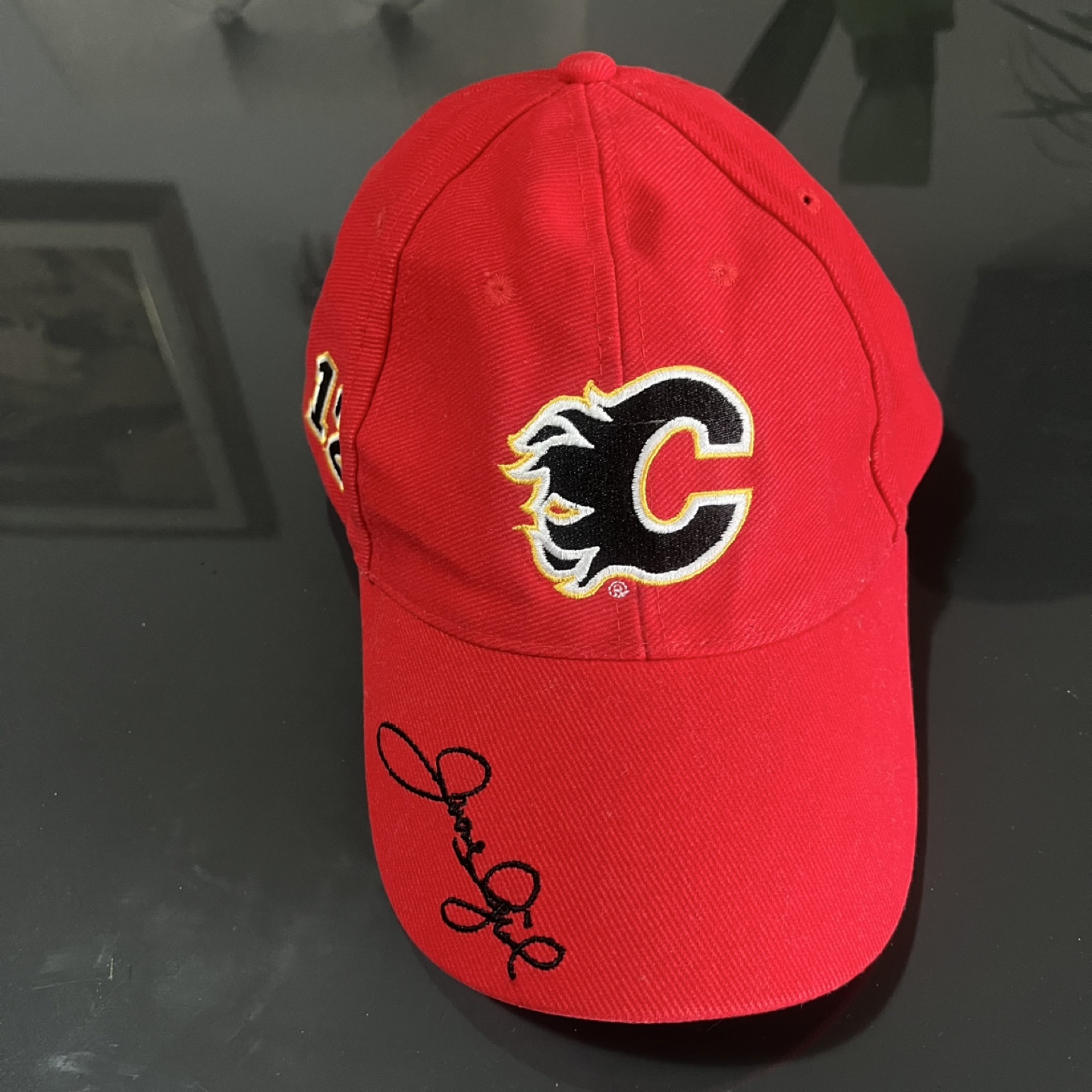 Calgary Flames Red Baseball Cap - Autographed - photo 4