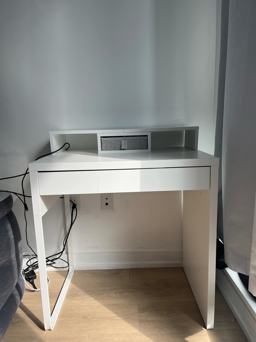 IKEA MICKE DESK WITH MONITOR RISER - photo 2