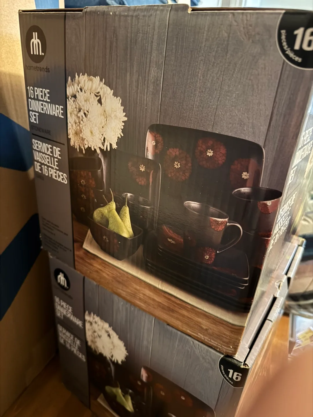 Hometrends 16-Piece Stoneware Dinnerware Set image indicator(6)