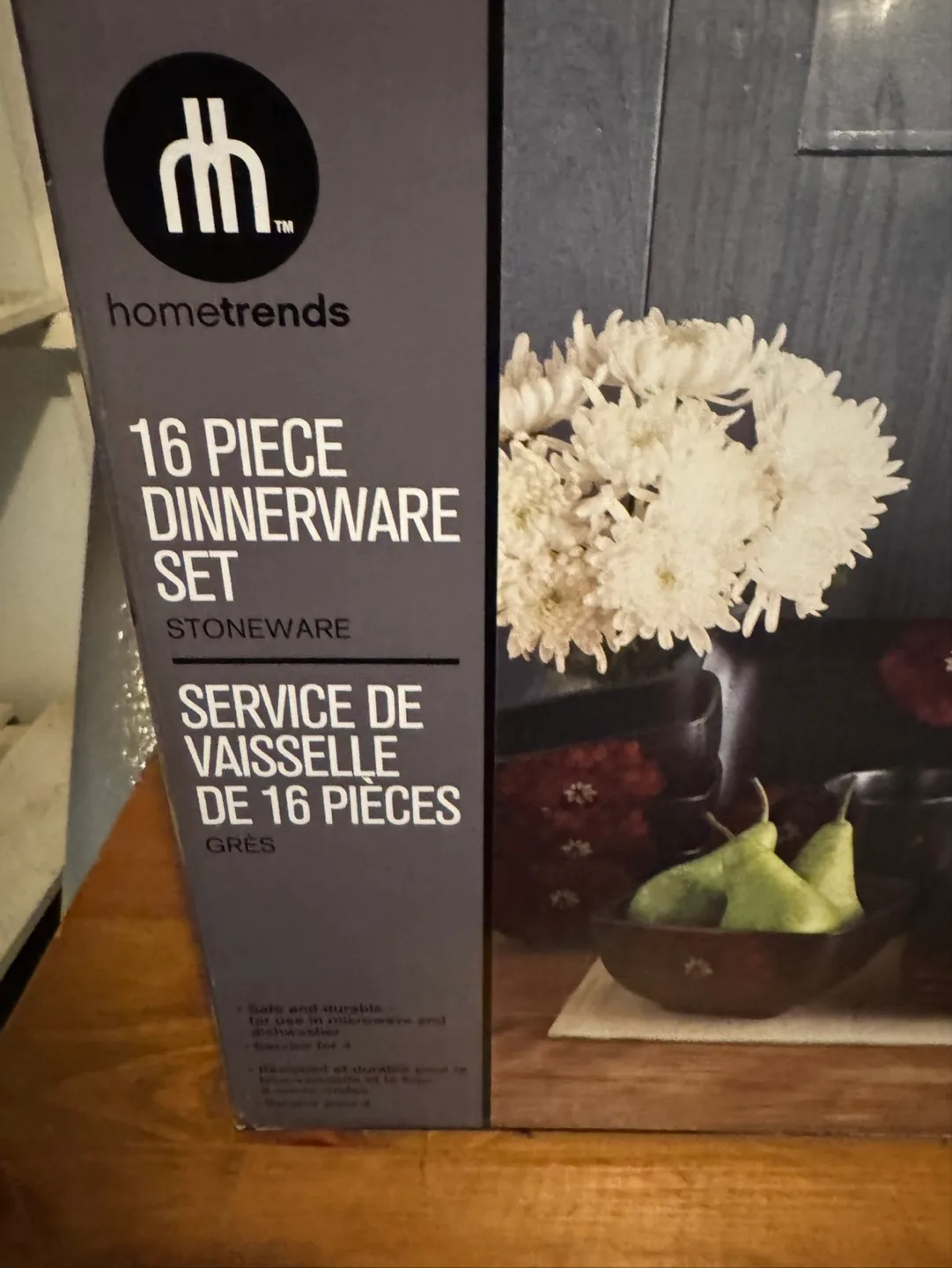 Hometrends 16-Piece Stoneware Dinnerware Set image indicator(2)