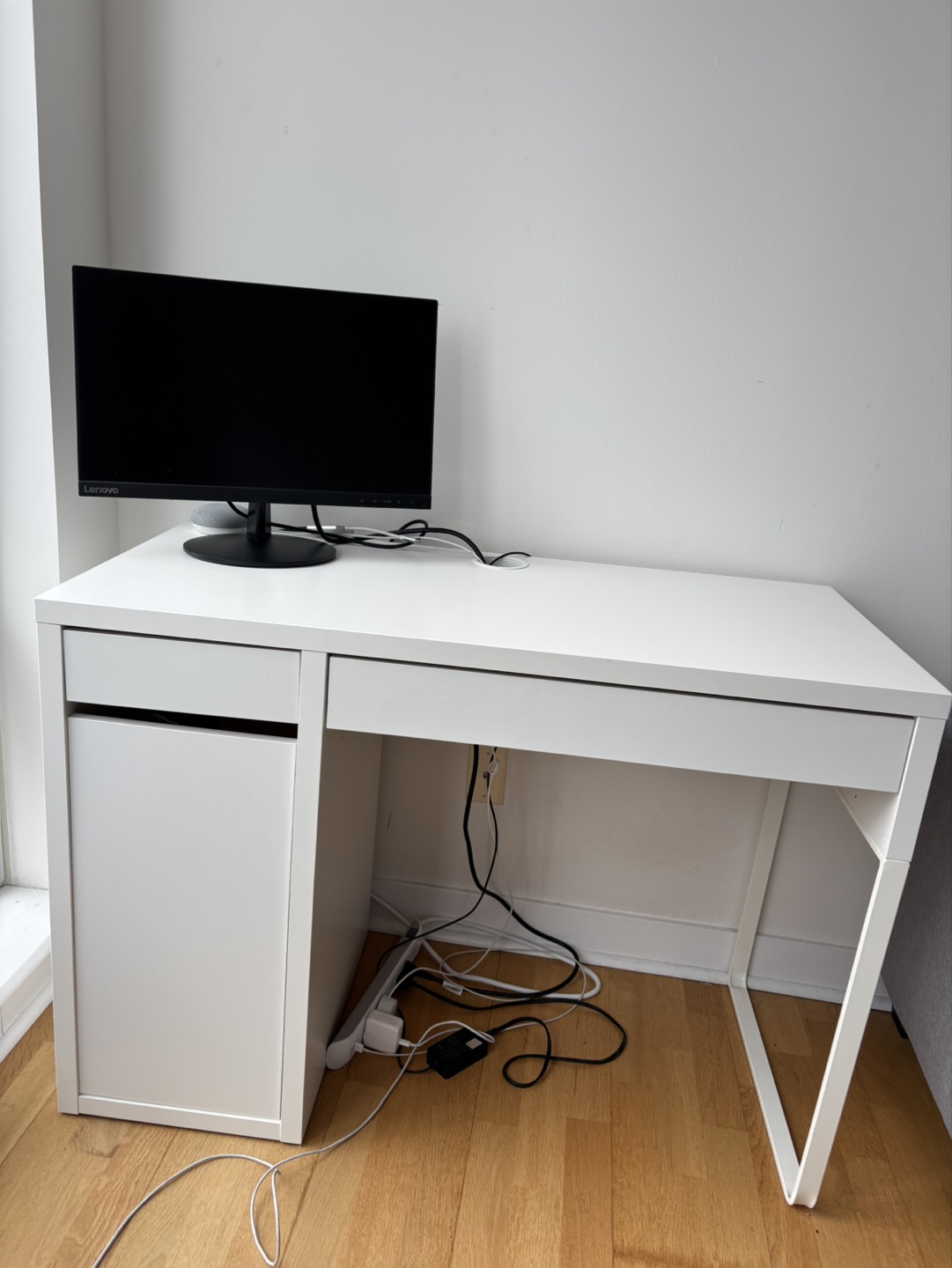 IKEA MICKE White Desk