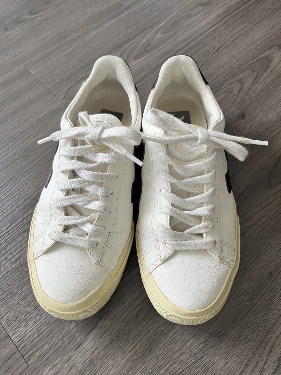 VEJA Leather Sneakers - photo 3