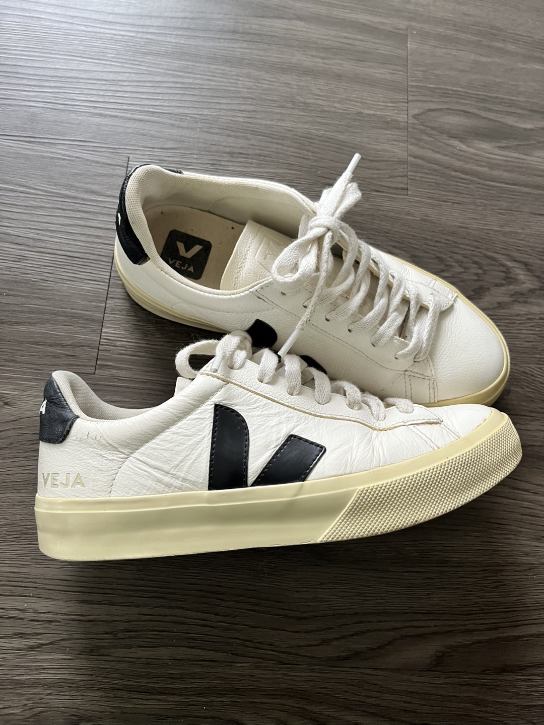 VEJA Leather Sneakers - photo 2