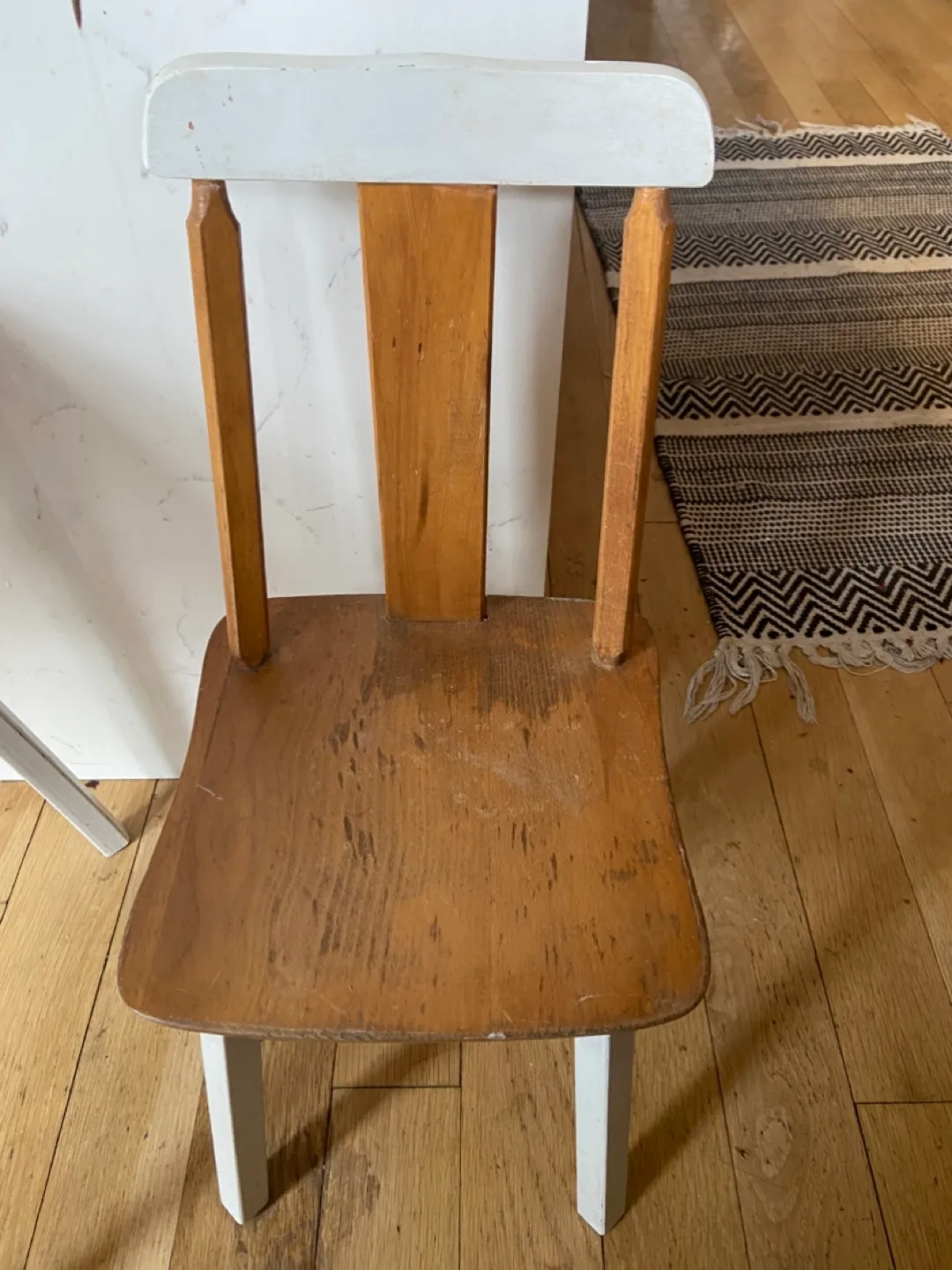 Vintage Children's Table and Chair Set with Floral Design image indicator(3)