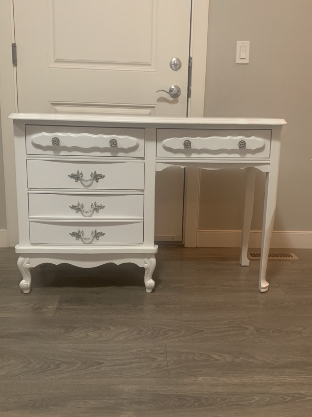 White Desk with Four Drawers and Matching Chair