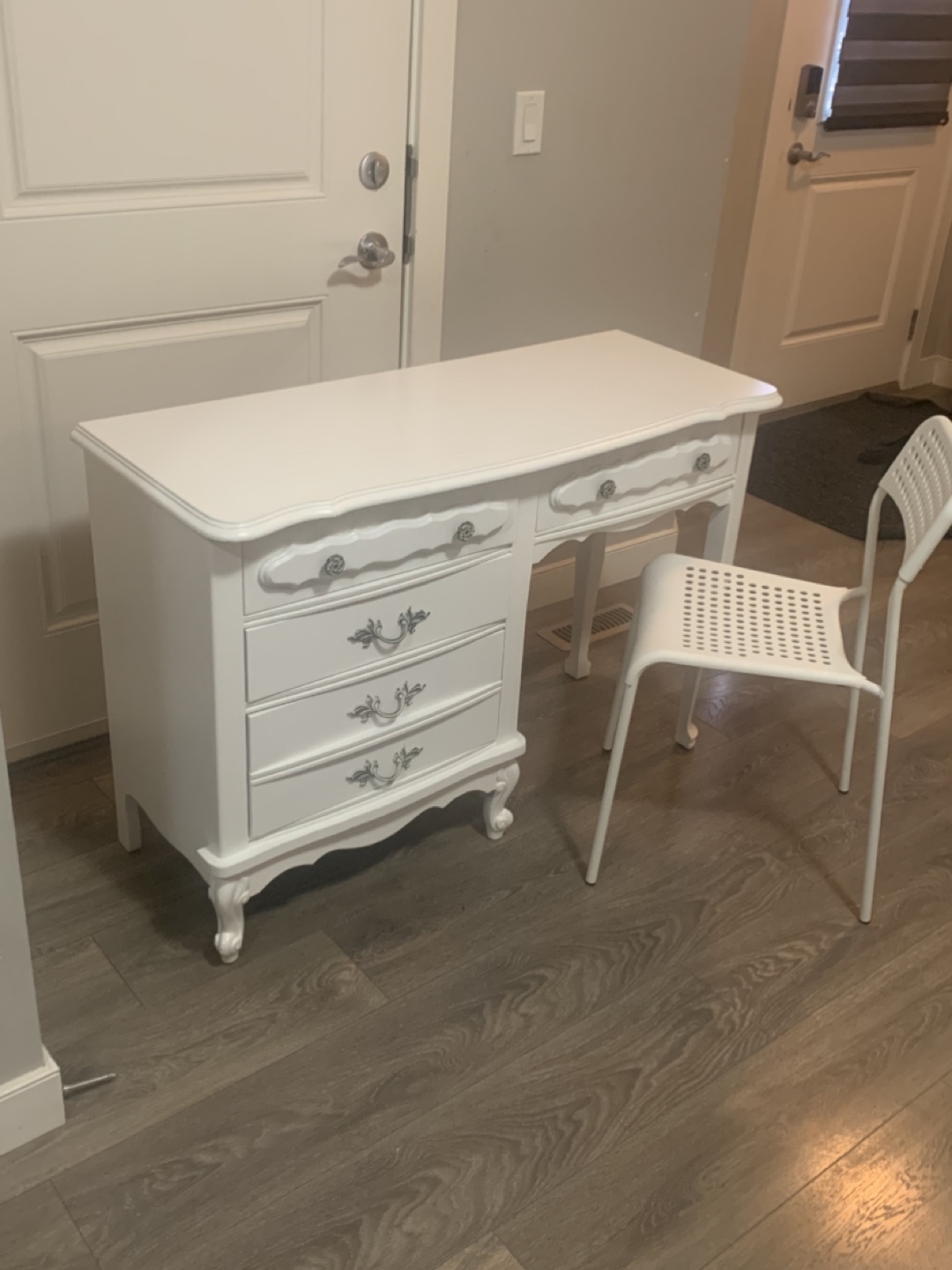 White Desk with Four Drawers and Matching Chair - photo 5