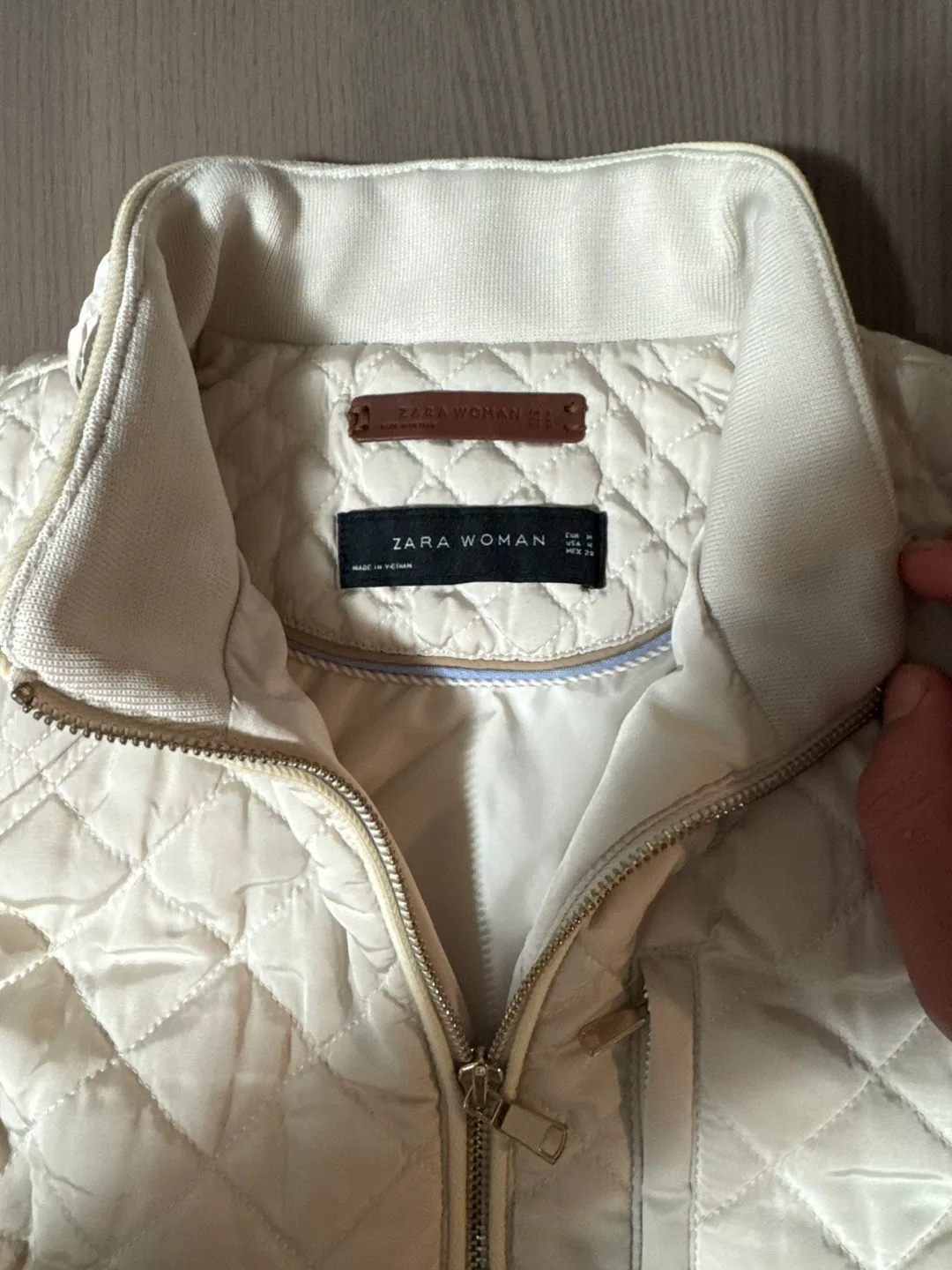 Zara Woman Quilted Jacket - Size S image indicator(3)