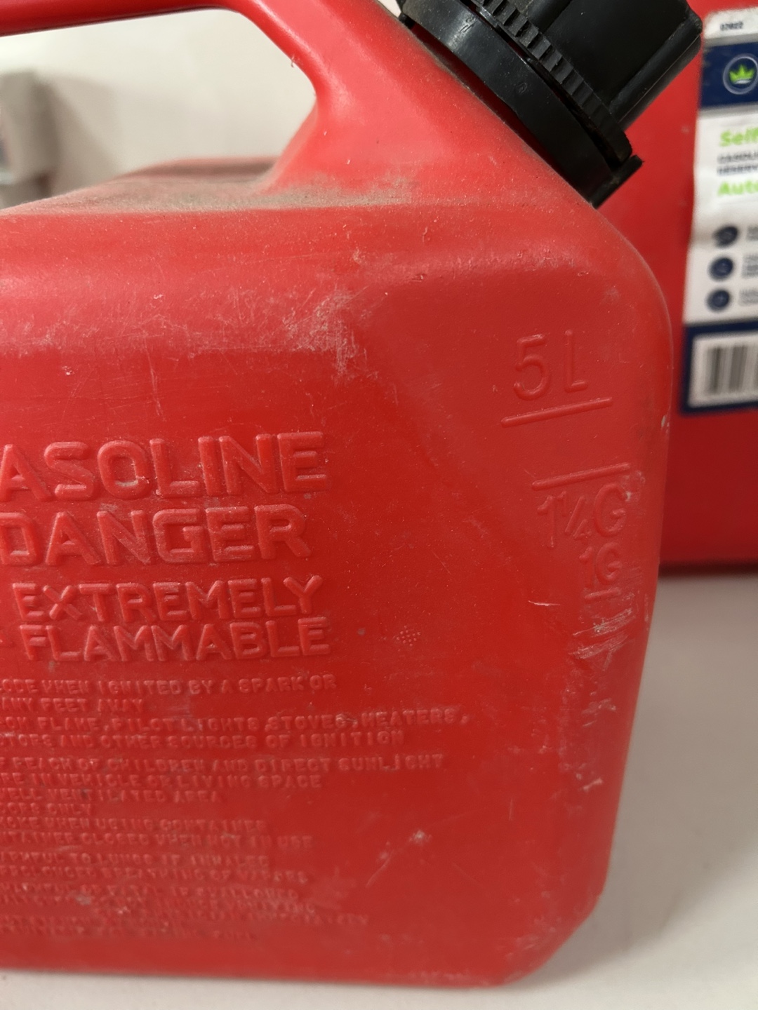 Two Scepter Gasoline Containers - 5L and 20L - photo 3