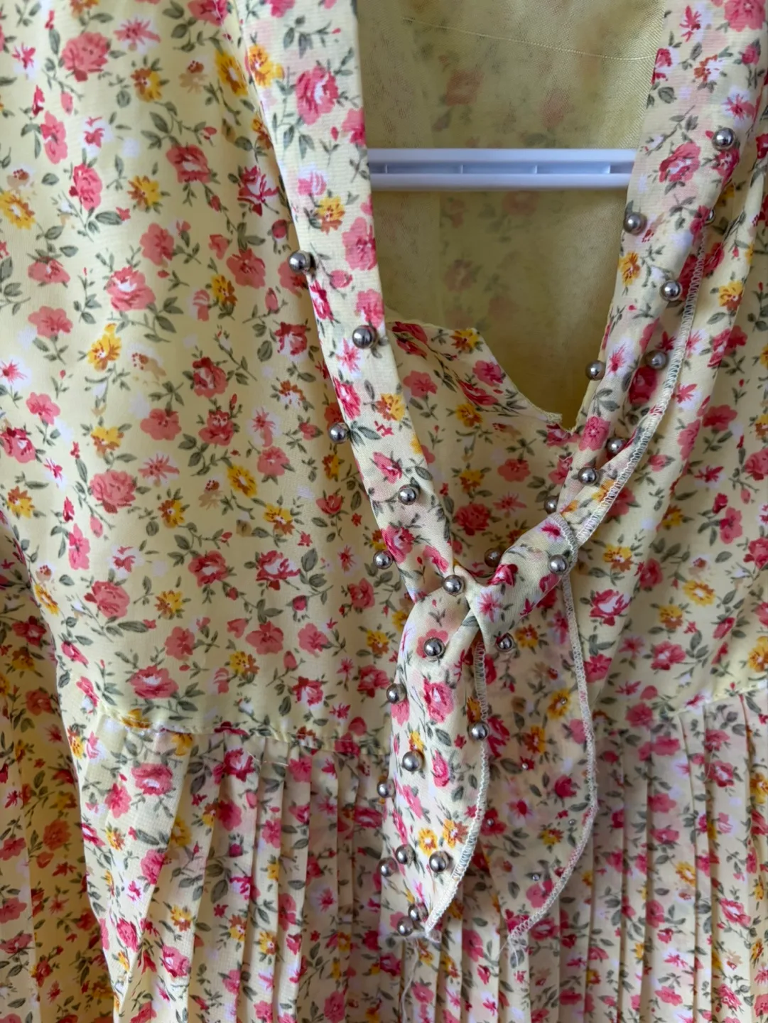 Floral Pleated top with Bell Sleeves image indicator(3)