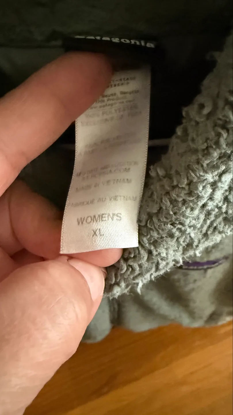 Patagonia XL Women’s Fleece image indicator(3)