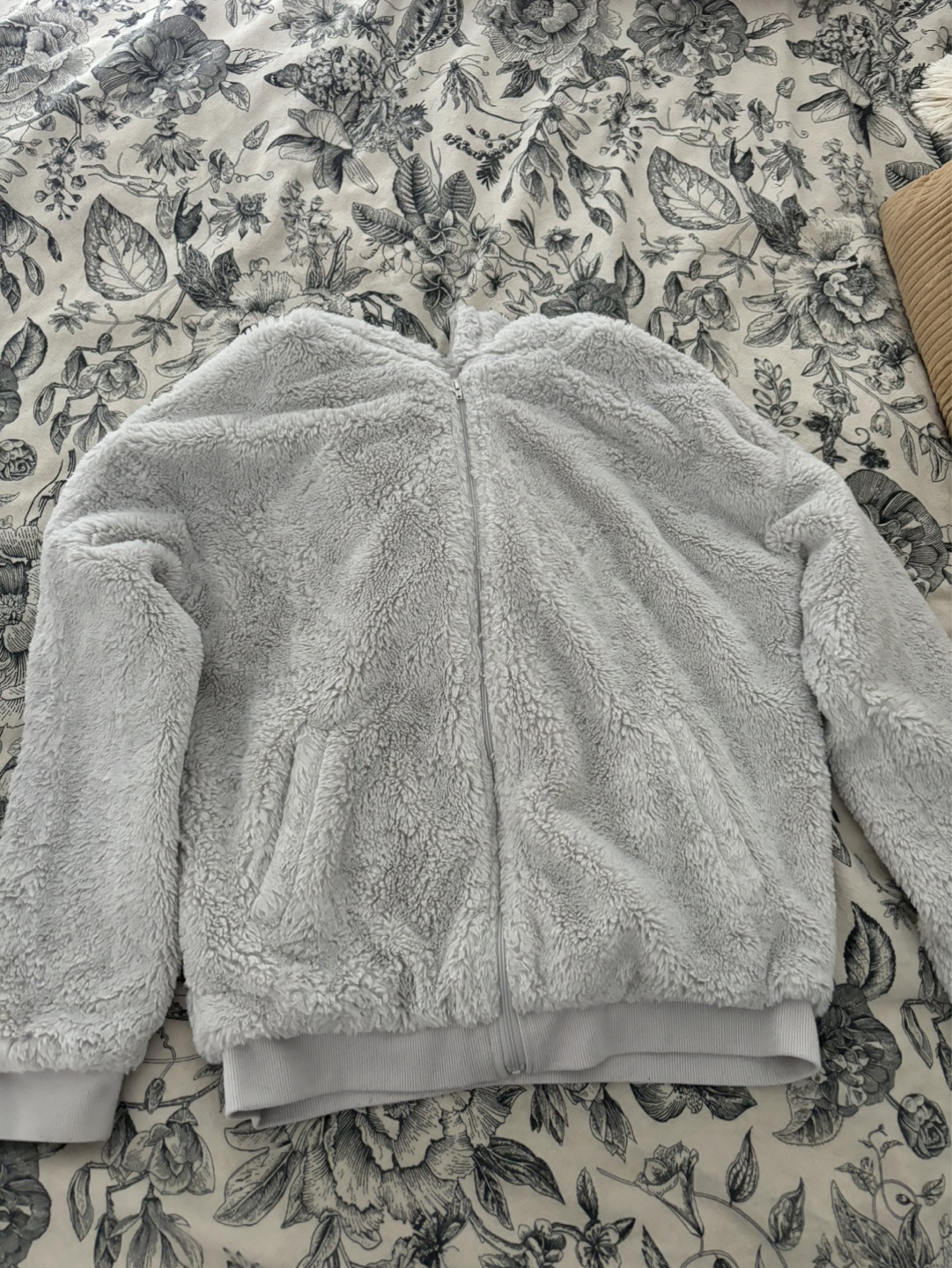 Grey Fuzzy Zip-Up Jacket/Hoodie XS