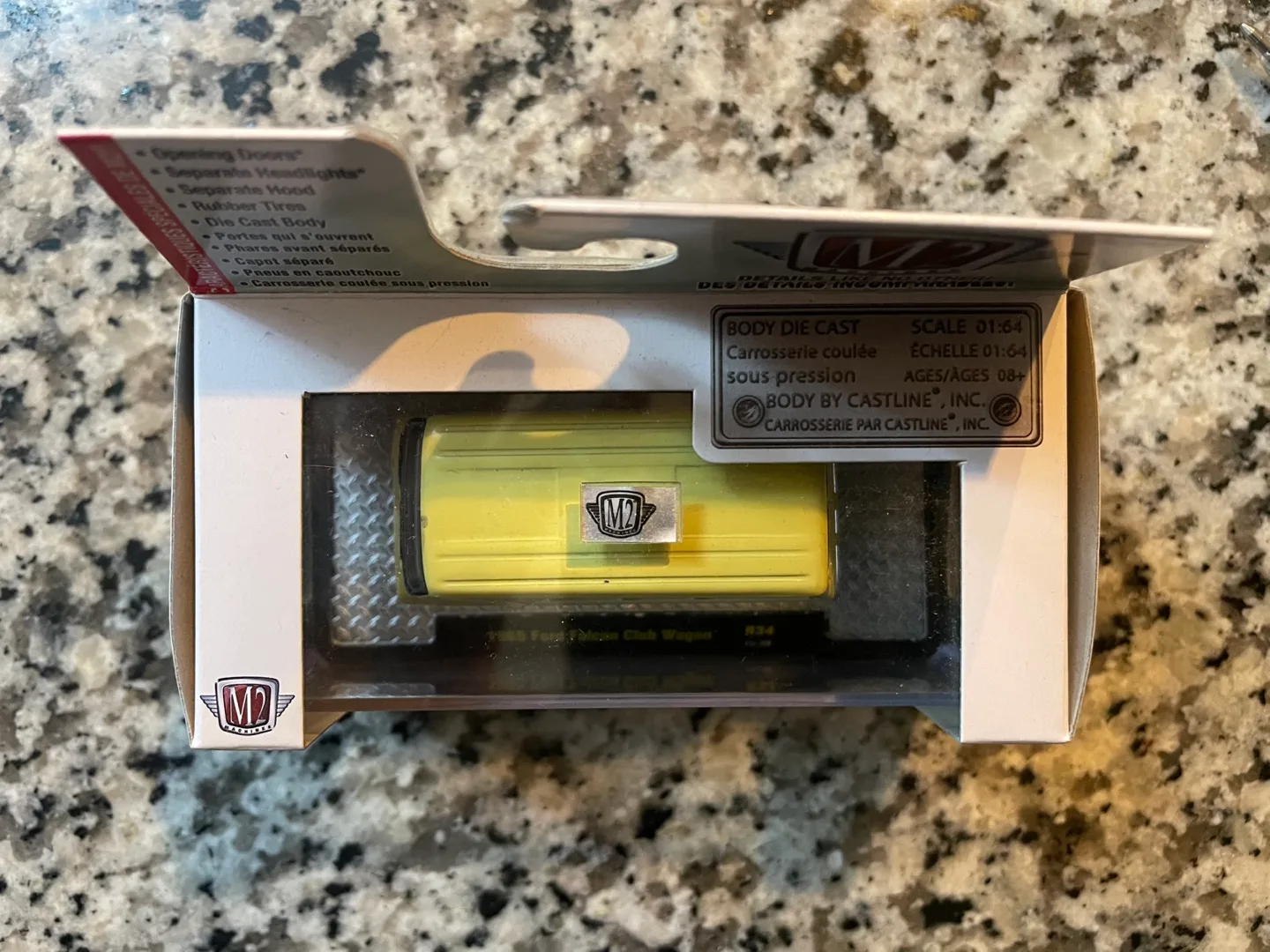 M2 Machines 1965 Ford Falcon Club Wagon Auto-Truck R34 Diecast image indicator(3)