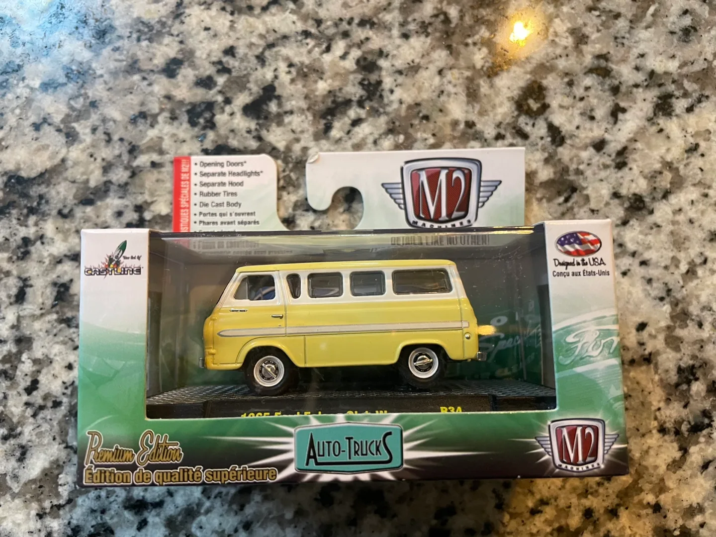 M2 Machines 1965 Ford Falcon Club Wagon Auto-Truck R34 Diecast image indicator(4)