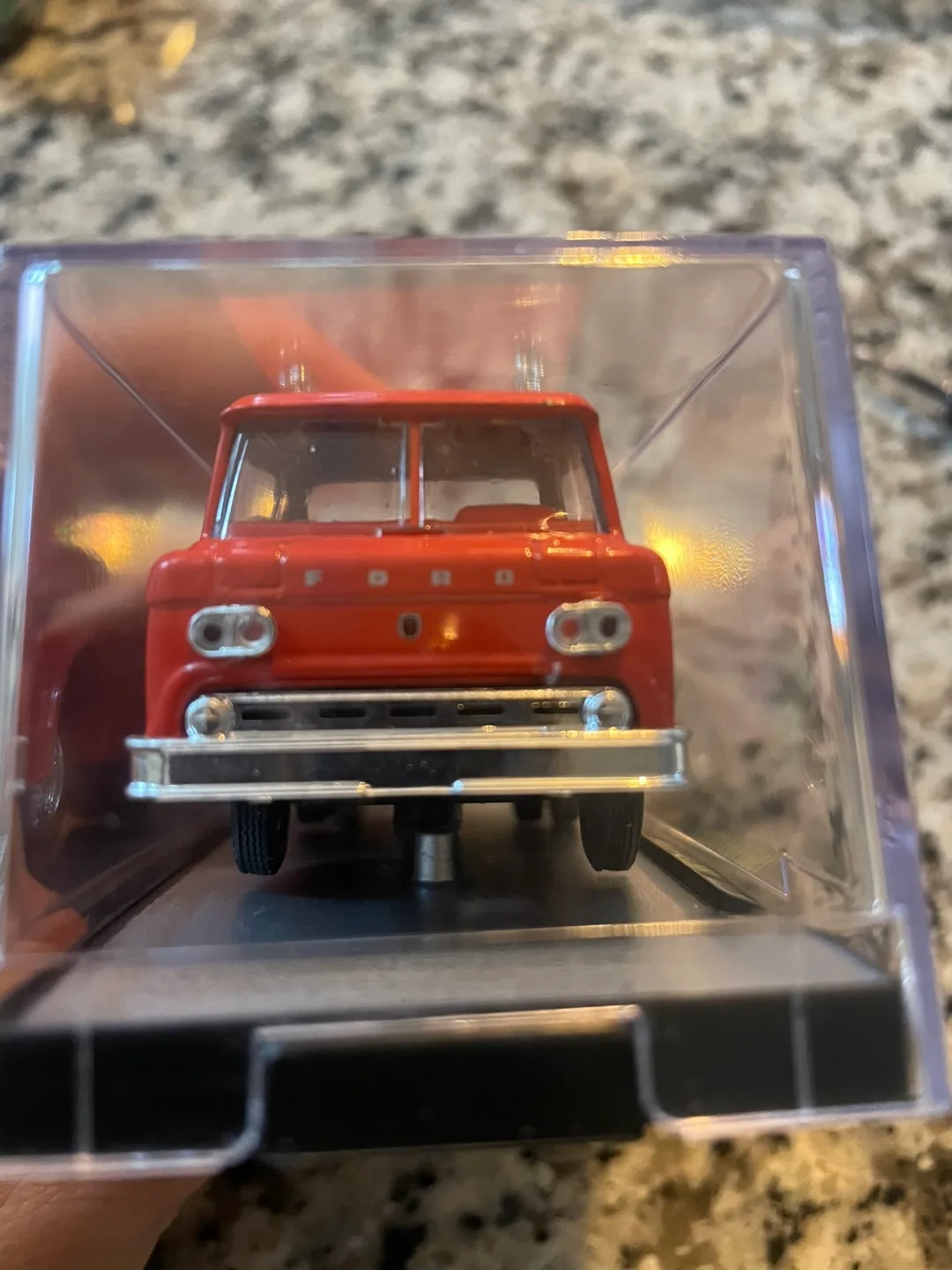 M2 Machines 1960 Ford C600 diecast model truck image indicator(5)