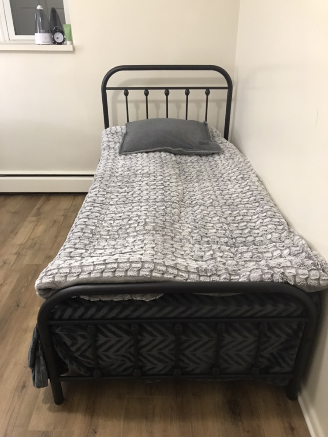 [Only Until 4/24!] Twin-size Metal Bed Frame and Mattress