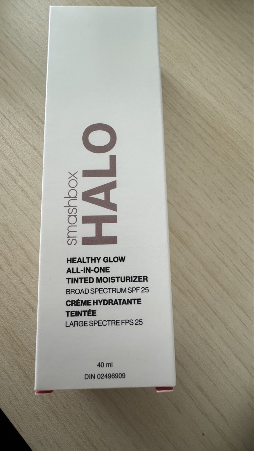 Smashbox Halo Healthy Glow All-in-One Tinted Moisturizer SPF 25