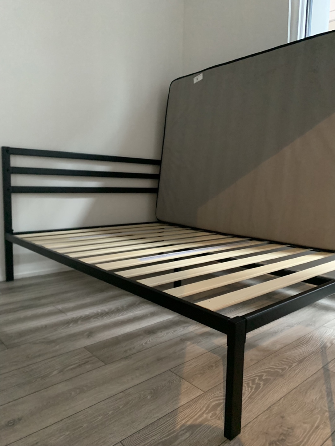 🛏️ Queen Zinus Modern Studio Metal Bed Frame + FREE Pillow! 🛏️ - photo 2