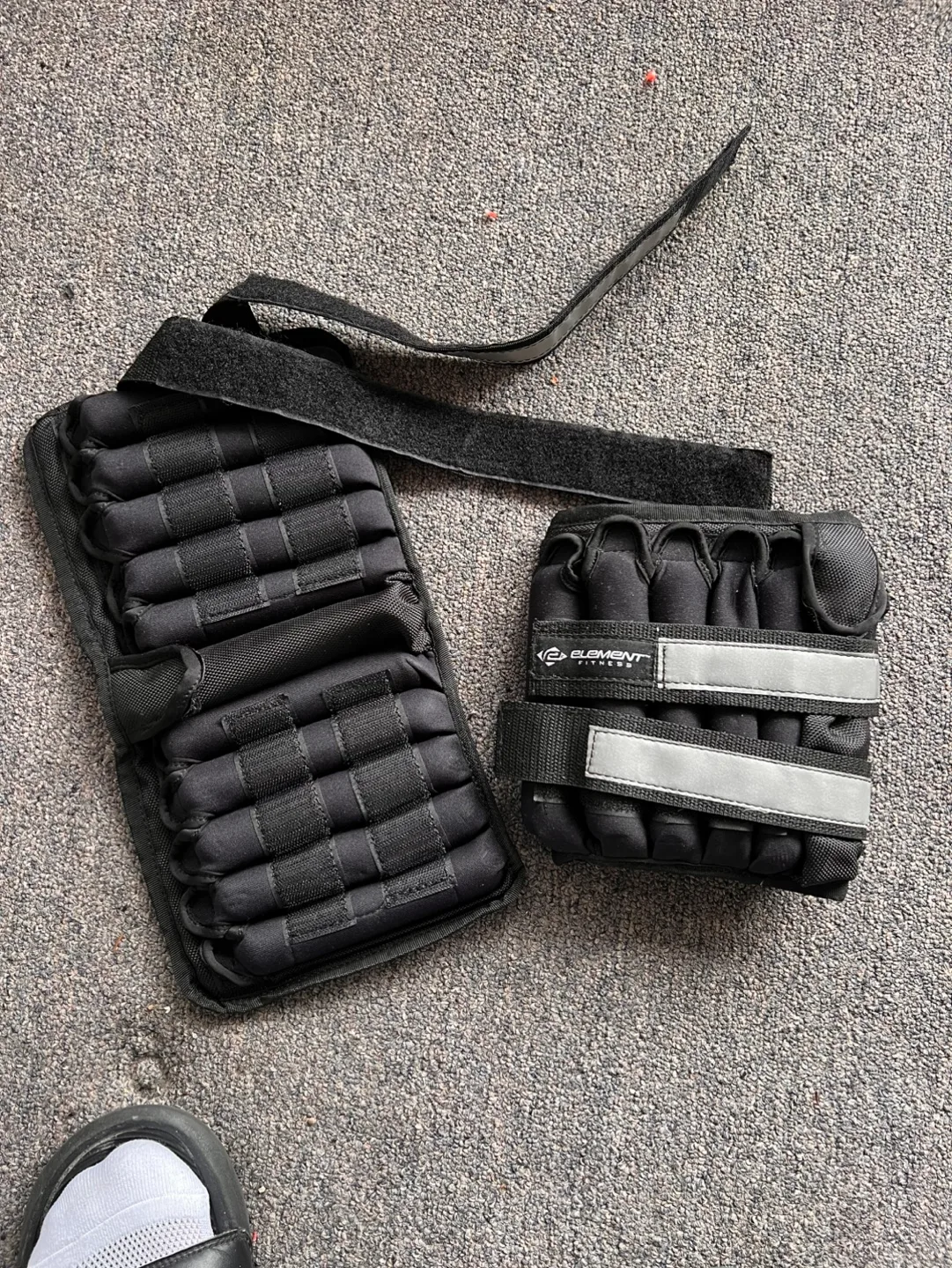 Ankle weights (2x like new) image indicator(2)