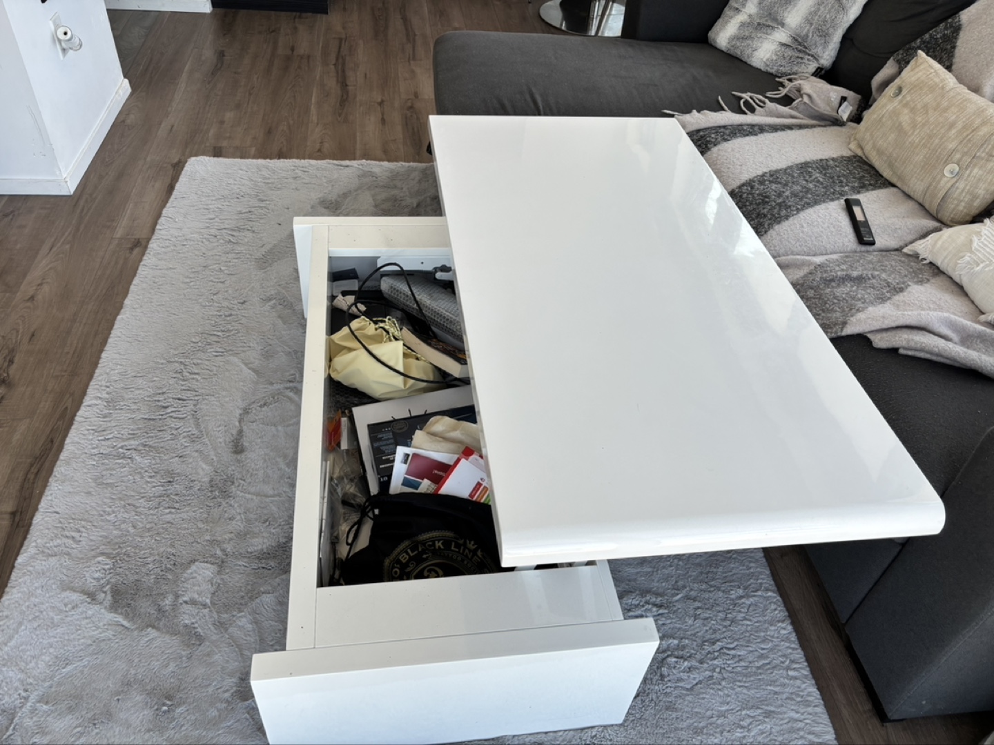 White Lift-Top Coffee Table with Storage - photo 2