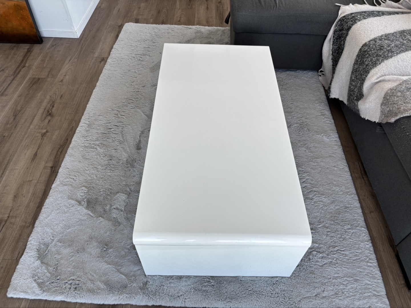 White Lift-Top Coffee Table with Storage - photo 3