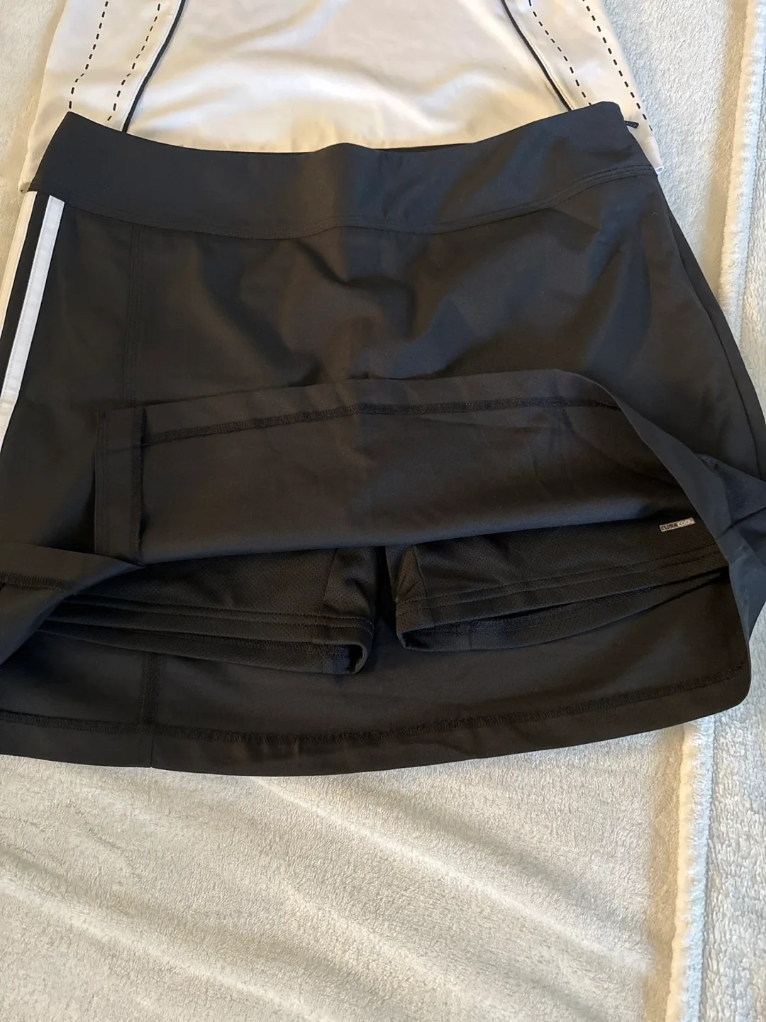 Adidas Golf ClimaCool Women's Golf Outfit - Size 36/6 image indicator(4)