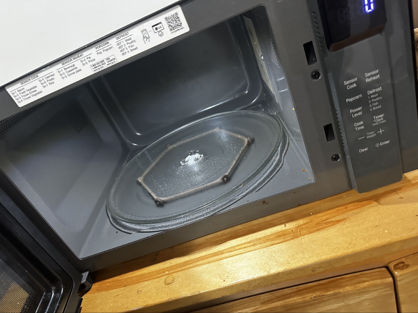 LG Smart Inverter Microwave - photo 2