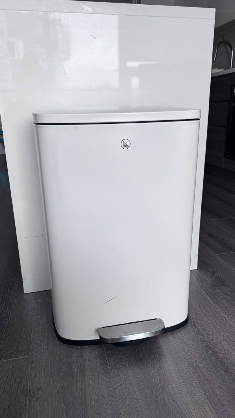 White Kitchen Step Trash Can
