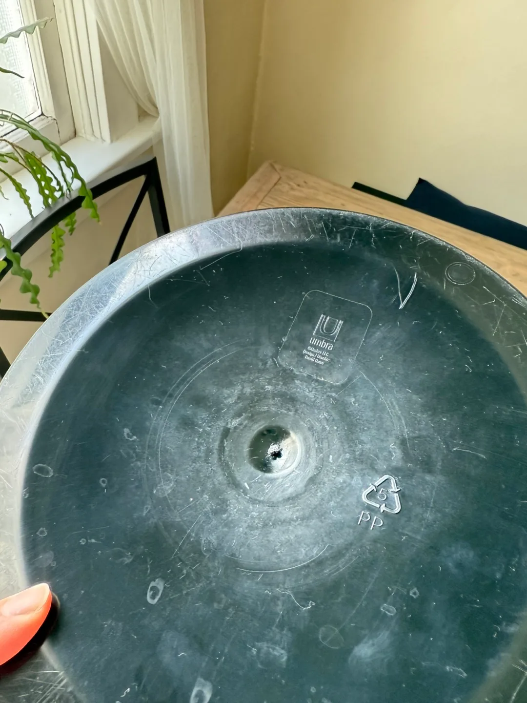 Umbra Recycle Bin ♻️ Silver with Bottle Design image indicator(5)