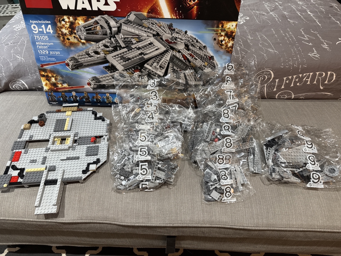 LEGO Star Wars Millennium Falcon 75105 - photo 3