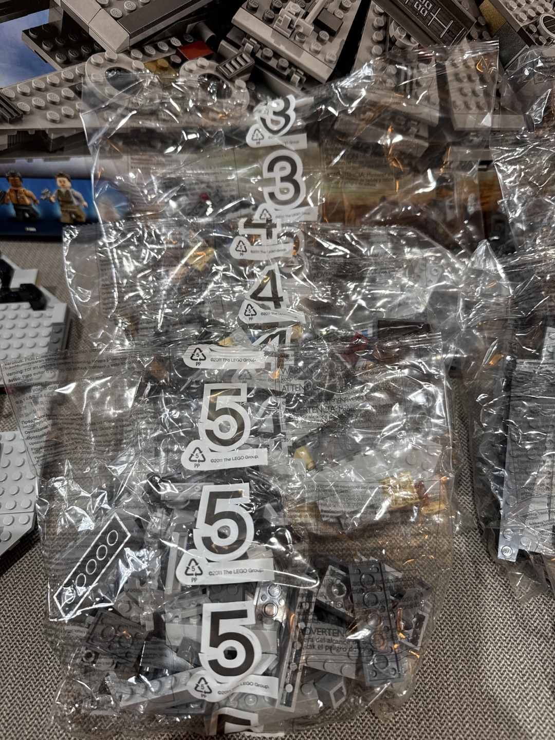 LEGO Star Wars Millennium Falcon 75105 - photo 4