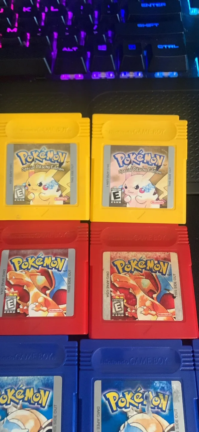 Lot of 10 Pokemon Game Boy Games image indicator(2)