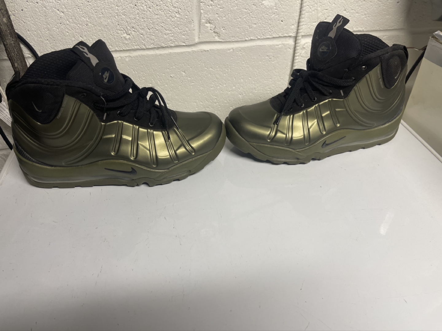 Nike Air  Medium Olive Black Sneakers Size 10  618056-200 - photo 2