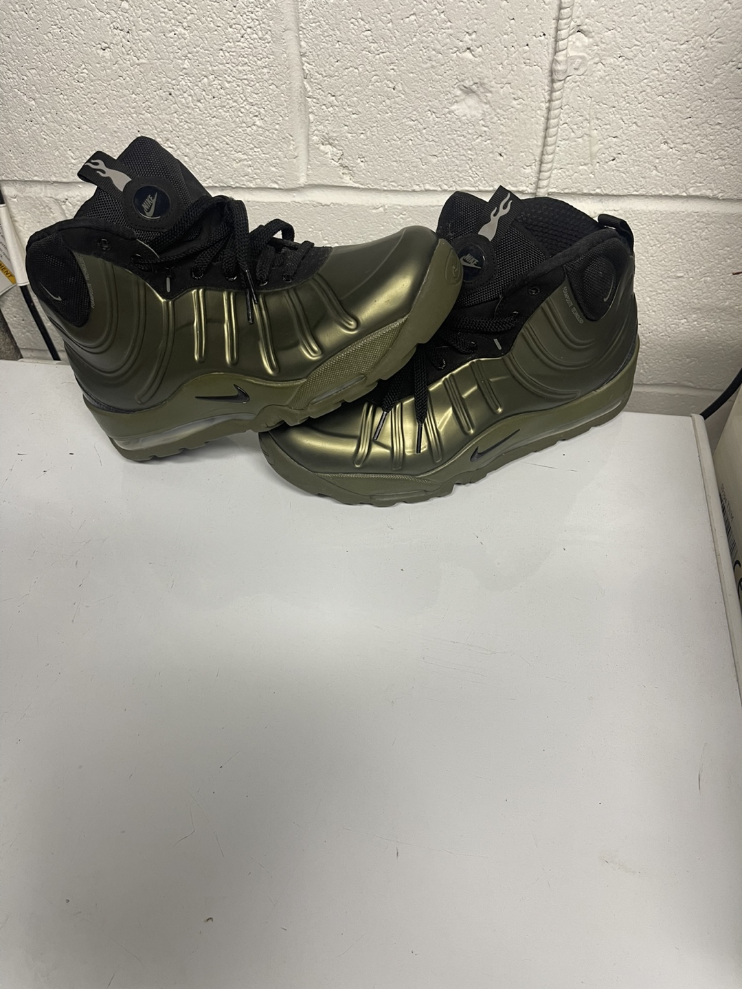 Nike Air  Medium Olive Black Sneakers Size 10  618056-200 - photo 3