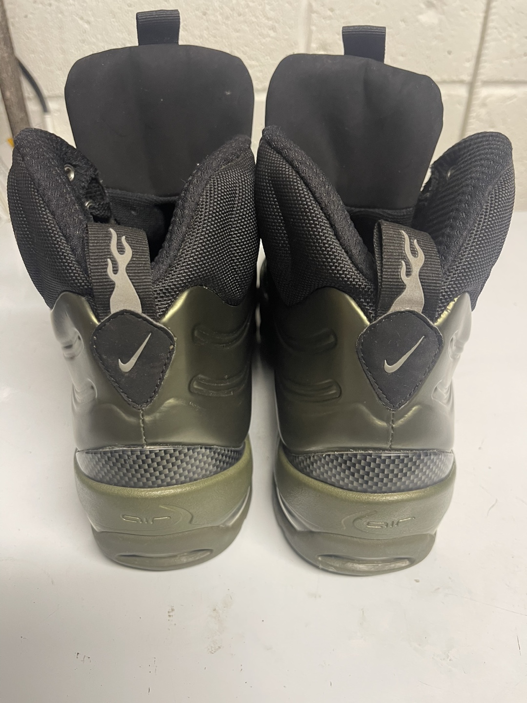 Nike Air  Medium Olive Black Sneakers Size 10  618056-200 - photo 5
