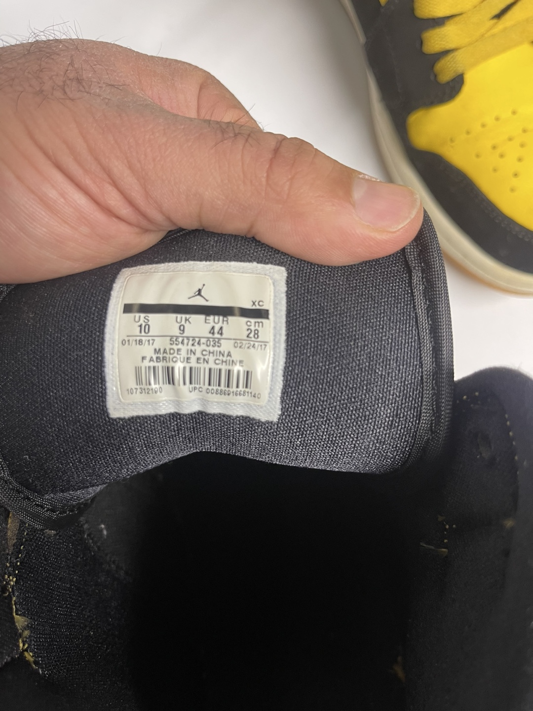 Air Jordan 1 Mid Yellow Black Mens Size 10 - photo 3