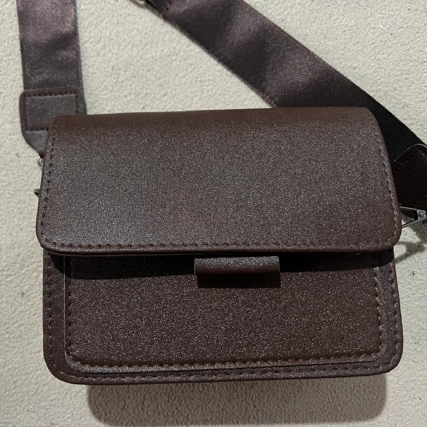 Two Brown Crossbody Bags image indicator(5)