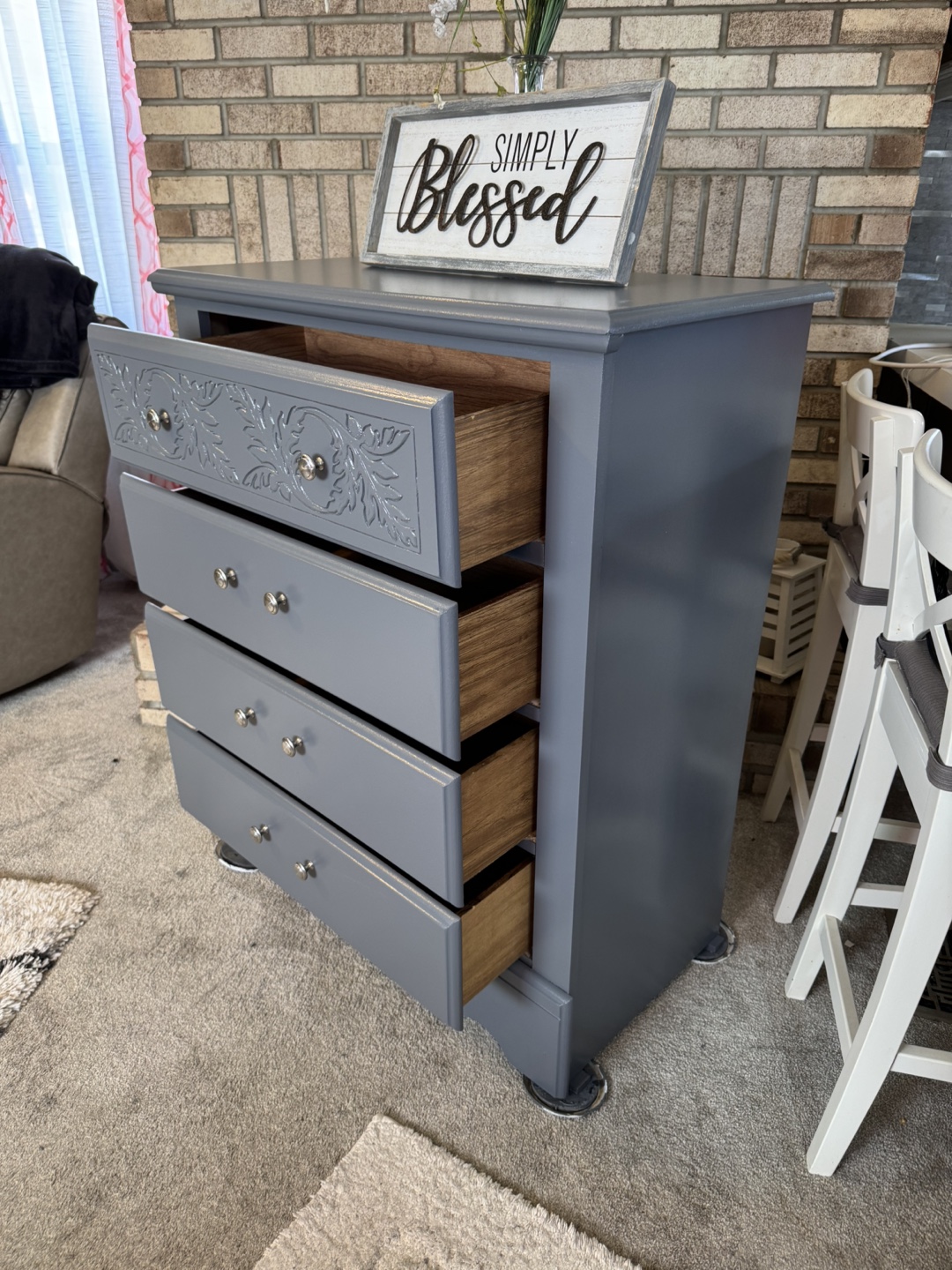 ✨✨Beautiful Gray 4-Drawer Chest of Drawers - photo 4