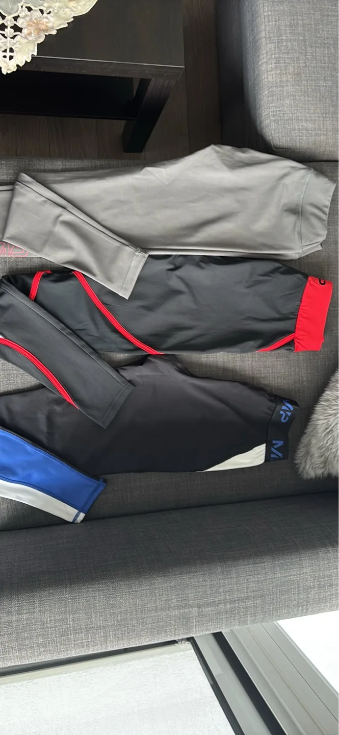 Three pairs of women's leggings thumbnail
