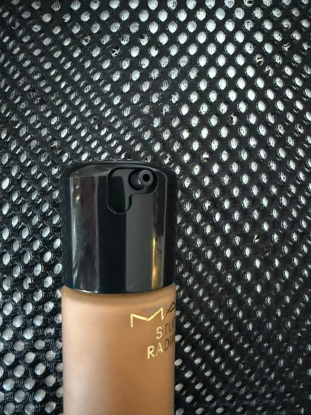 💚 MAC Foundation NC45 🆕 Retails $62.00 image indicator(3)