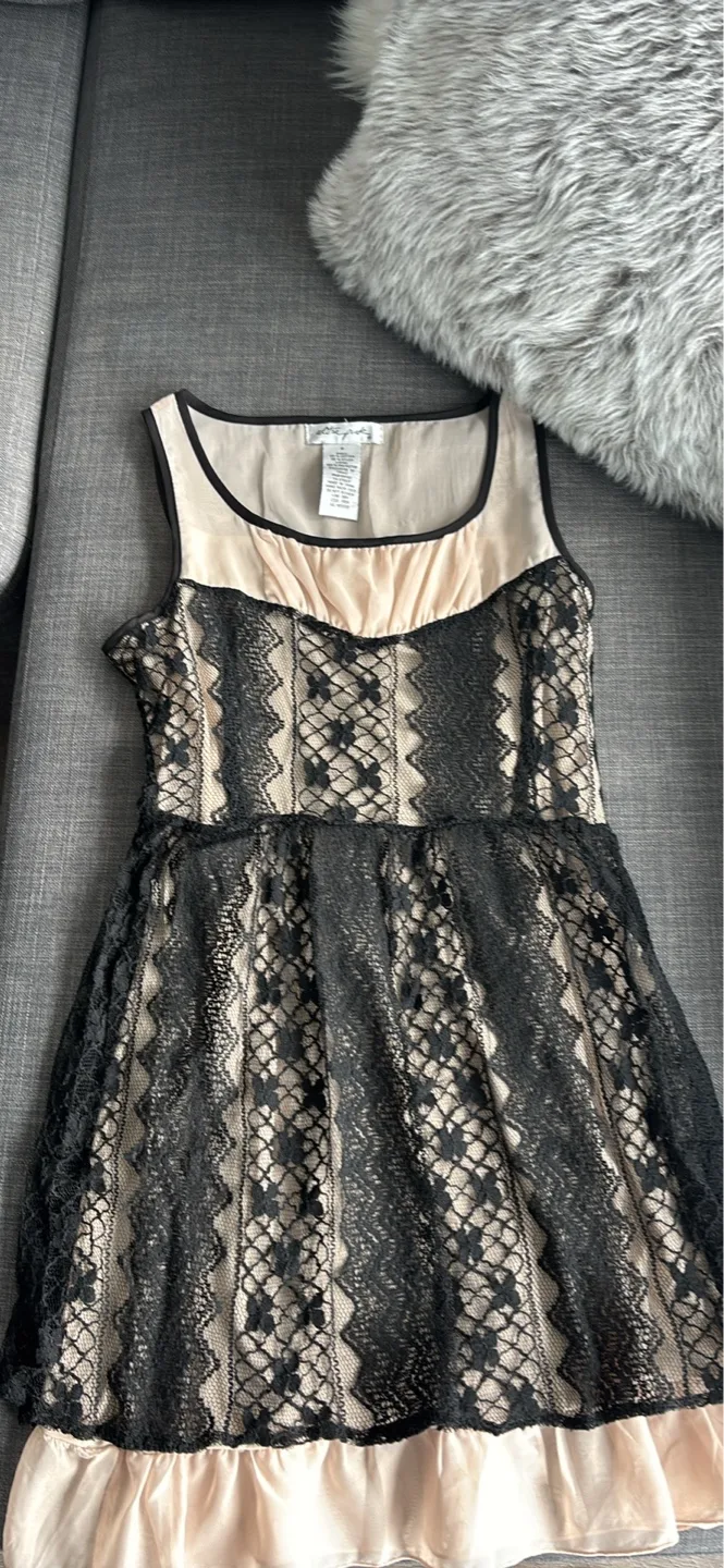Black and Beige Lace Dress thumbnail