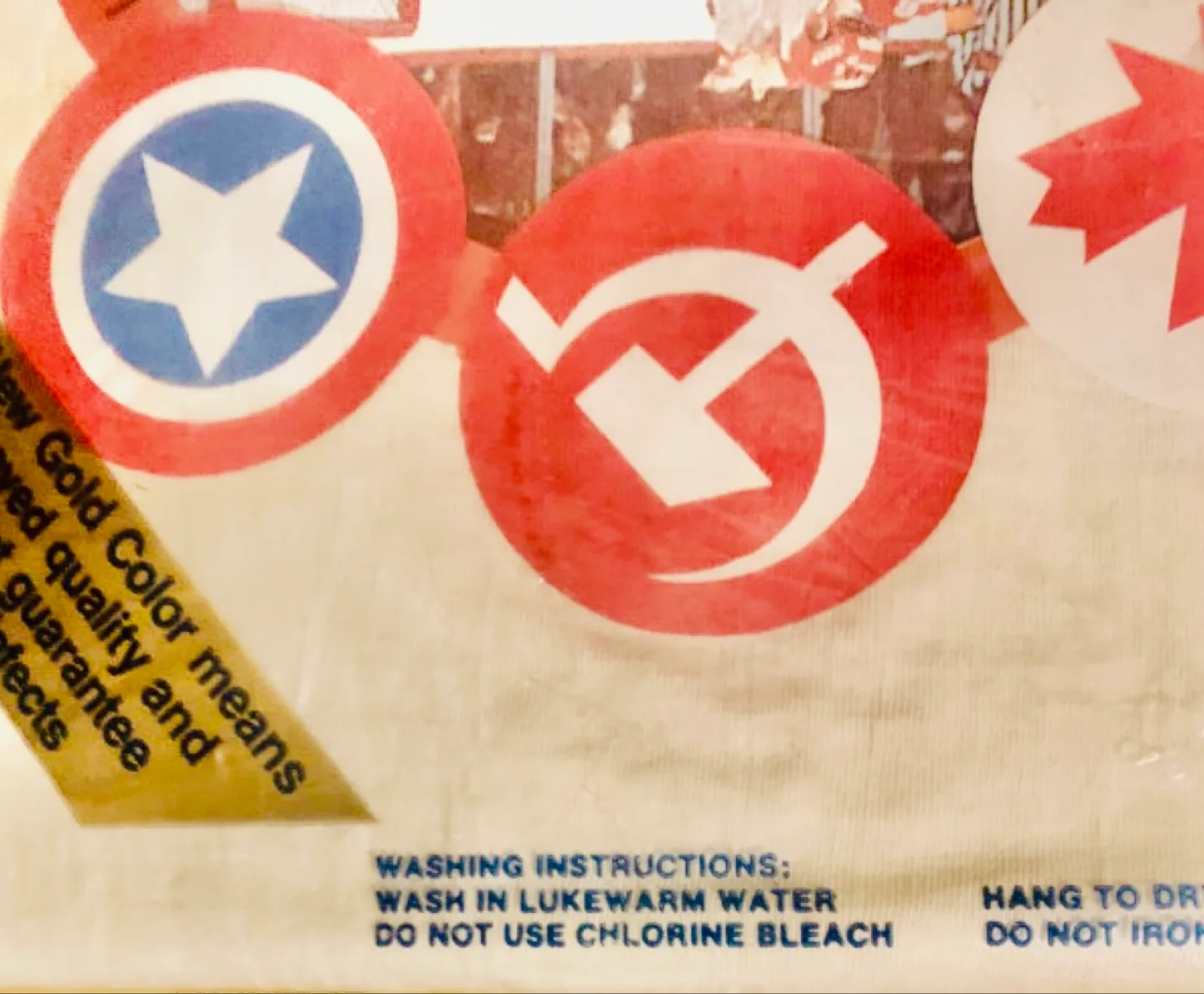 Vintage 1976 Canada vs USSR Hockey T-Shirt - Adult Medium image indicator(3)