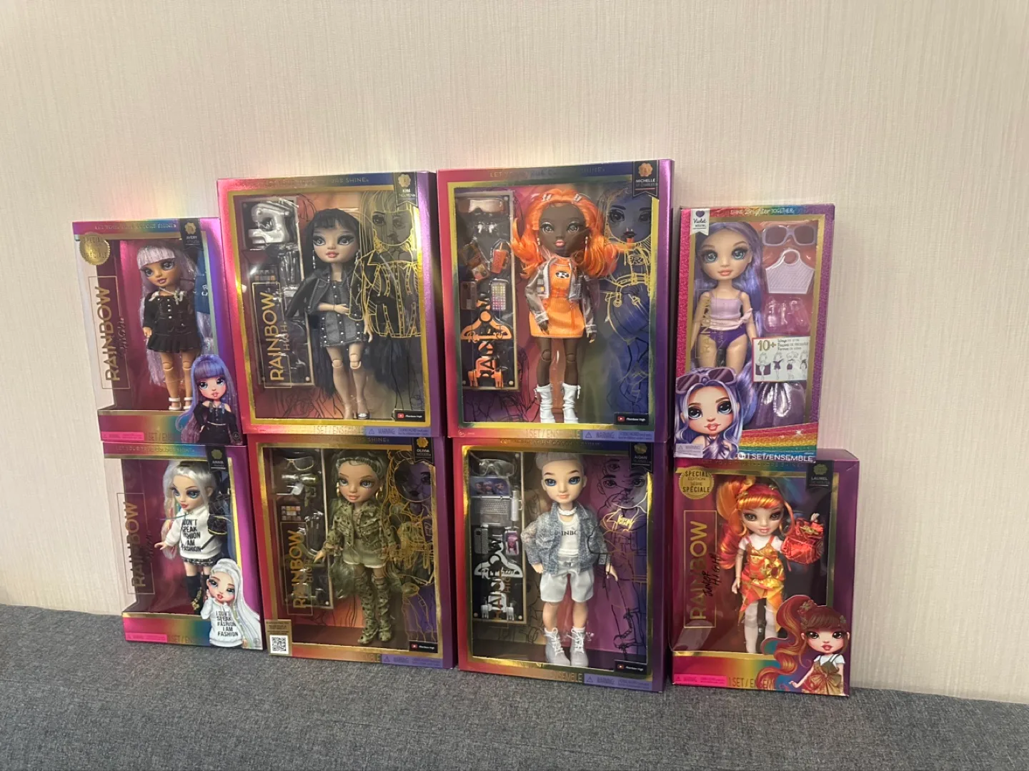 Brand new Rainbow High Fashion Dolls image indicator(5)