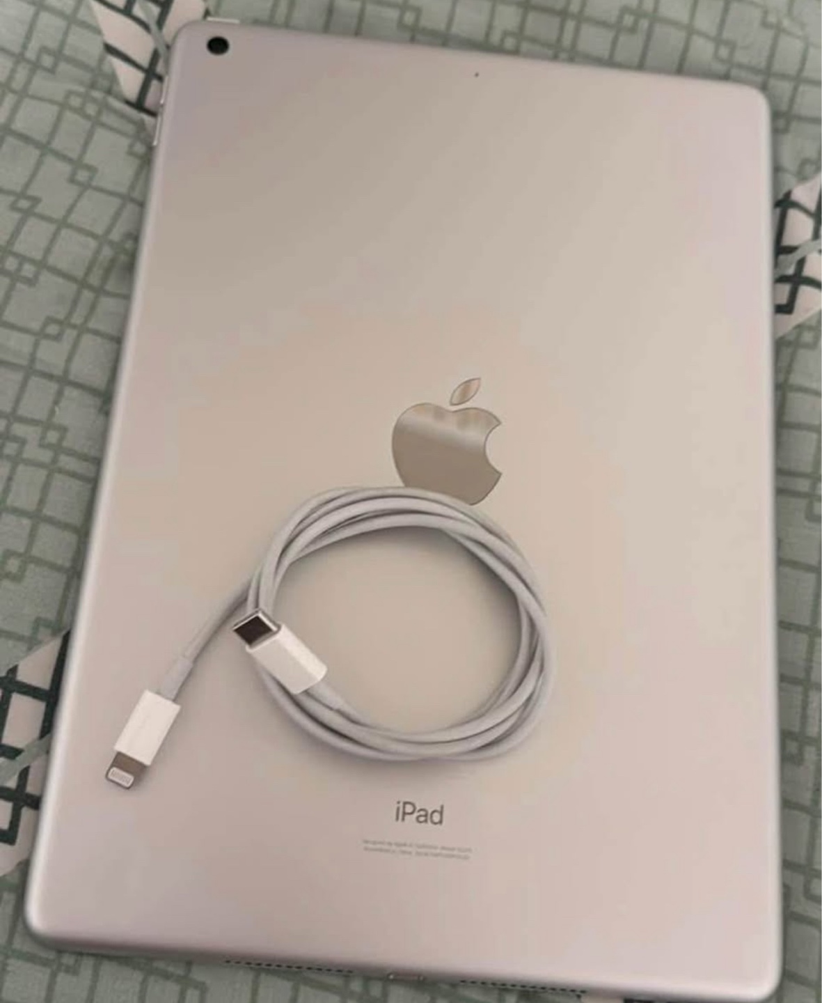 iPad 8th Generation 32GB - Space Grey - photo 2