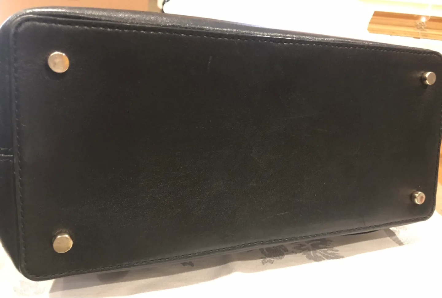 Kate Spade leather purse image indicator(6)