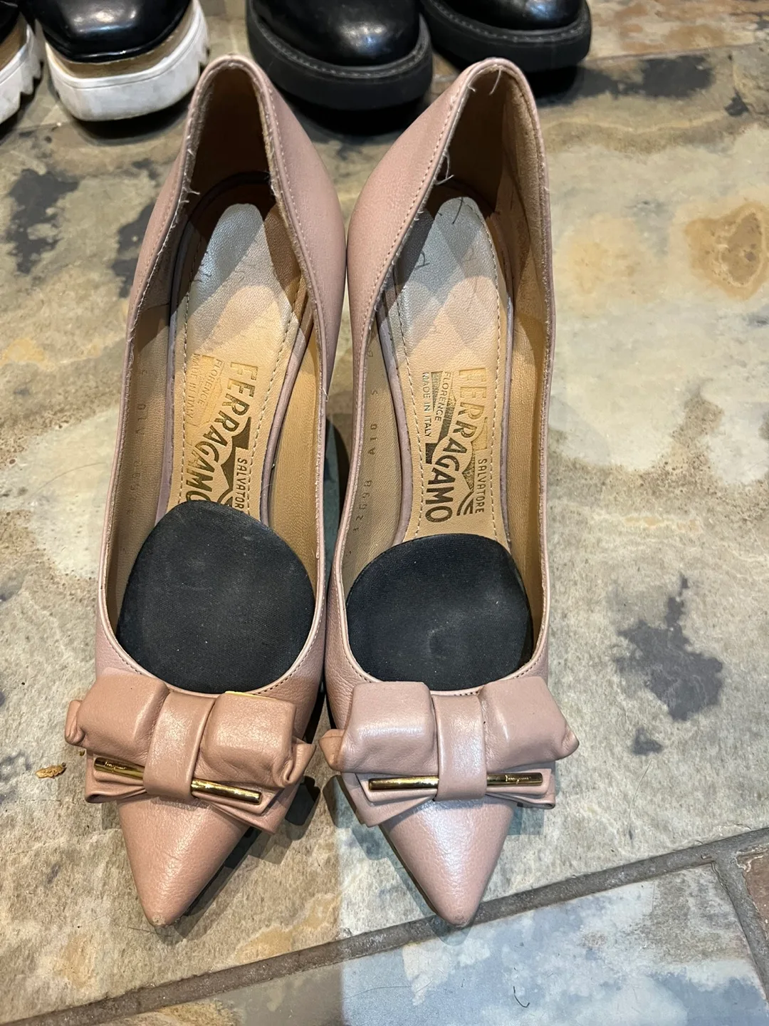 Salvatore Ferragamo Blush Pink Bow Heels thumbnail